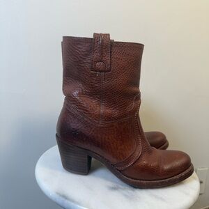 Frye Jane Trapunto Heeled Short Bootie Boots Saddle Brown Leather Size 5.5